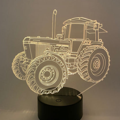 Kinder LED tractor lamp, compact en stijlvol, ideaal voor bureau of plank.